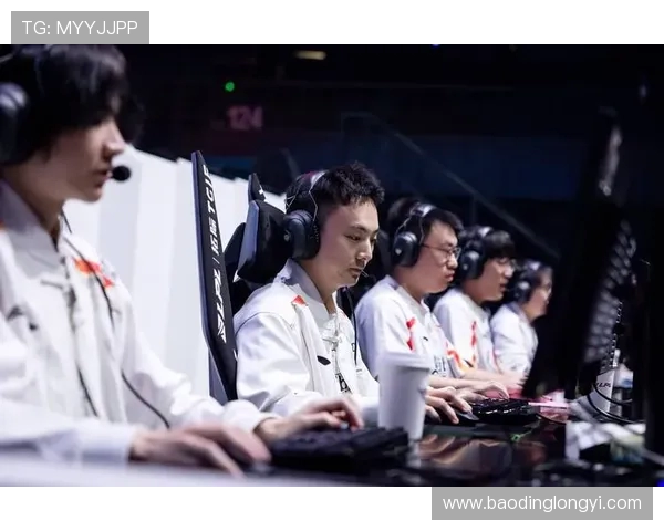 《英雄联盟全球总决赛激战正酣 各大战队争夺冠军宝座》