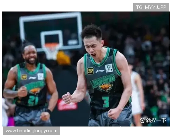 CBA辽宁队与青岛队精彩对决回放全场比赛精彩瞬间回顾