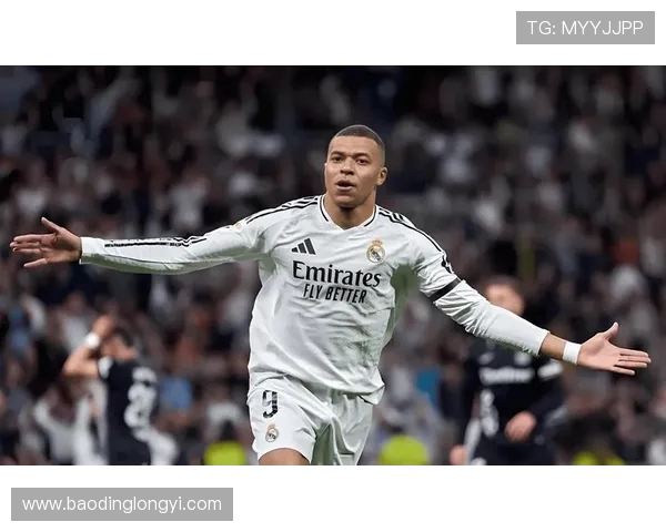 利物浦与皇马精彩对决回放全景解析及比赛亮点回顾 利物浦与皇马精彩对决回放全景解析及比赛亮点回顾