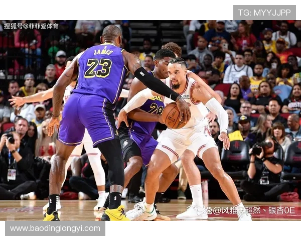 圣诞大战火箭对决湖人球迷热情高涨期待精彩对抗 圣诞大战火箭对决湖人球迷热情高涨期待精彩对抗